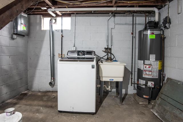 23742 Stewart Avenue, Warren, MI 48089