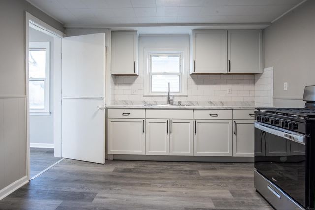 23742 Stewart Avenue, Warren, MI 48089