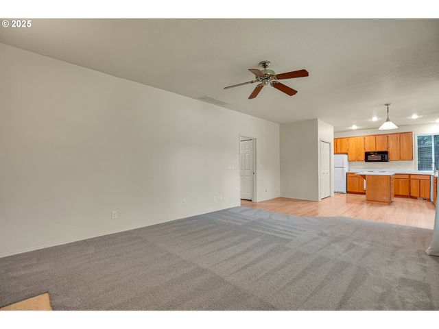 4698 BLACK FOREST Ct, Lake Oswego, OR 97035