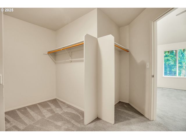 4698 BLACK FOREST Ct, Lake Oswego, OR 97035