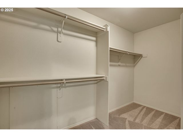4698 BLACK FOREST Ct, Lake Oswego, OR 97035