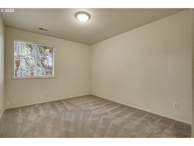 4698 BLACK FOREST Ct, Lake Oswego, OR 97035