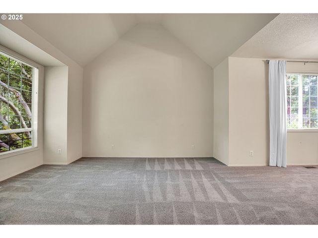 4698 BLACK FOREST Ct, Lake Oswego, OR 97035