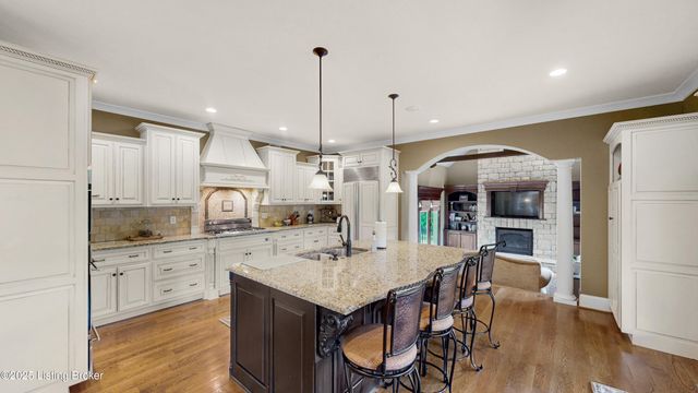 5905 Mt Pleasant Dr, Prospect, KY 40059