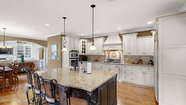 5905 Mt Pleasant Dr, Prospect, KY 40059