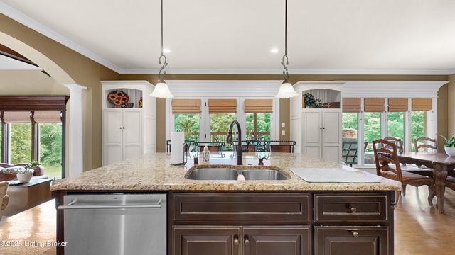 5905 Mt Pleasant Dr, Prospect, KY 40059