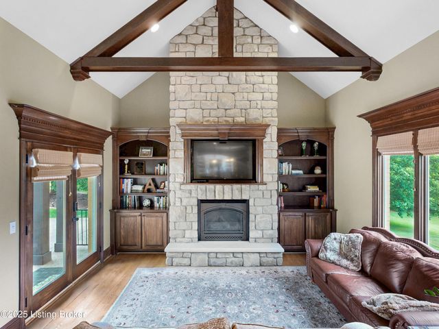 5905 Mt Pleasant Dr, Prospect, KY 40059