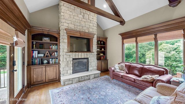5905 Mt Pleasant Dr, Prospect, KY 40059