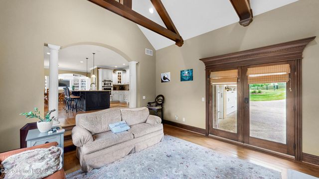 5905 Mt Pleasant Dr, Prospect, KY 40059