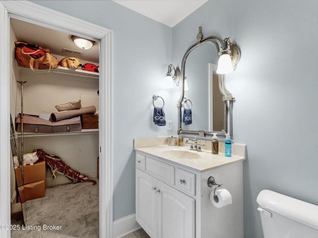 5905 Mt Pleasant Dr, Prospect, KY 40059