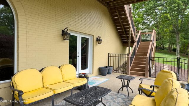 5905 Mt Pleasant Dr, Prospect, KY 40059
