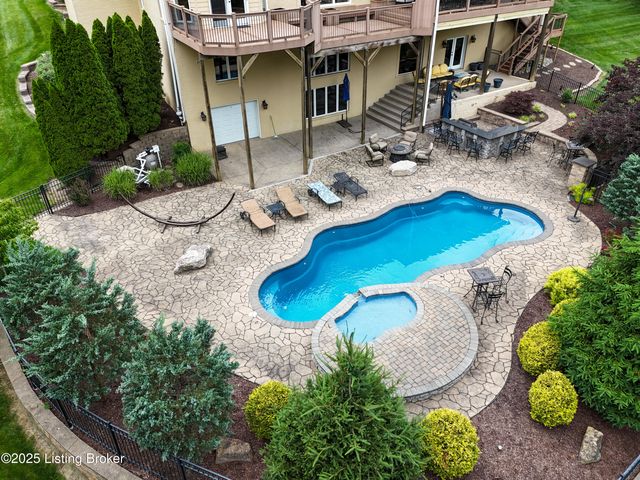 5905 Mt Pleasant Dr, Prospect, KY 40059