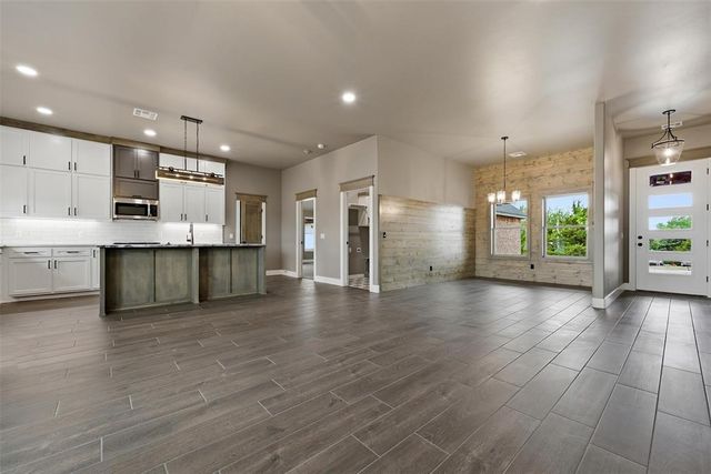 1111 Bridgeview Lane, Tuttle, OK 73089