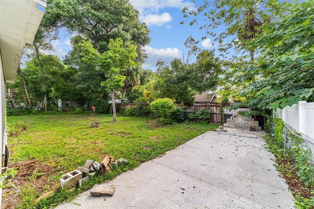 737 NE 17TH TERRACE, Ocala, FL 34470