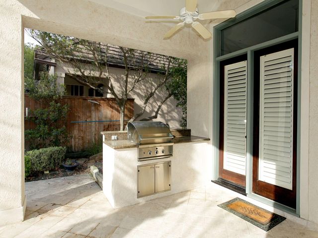 15 Serenade Pines Place, The Woodlands, TX 77382