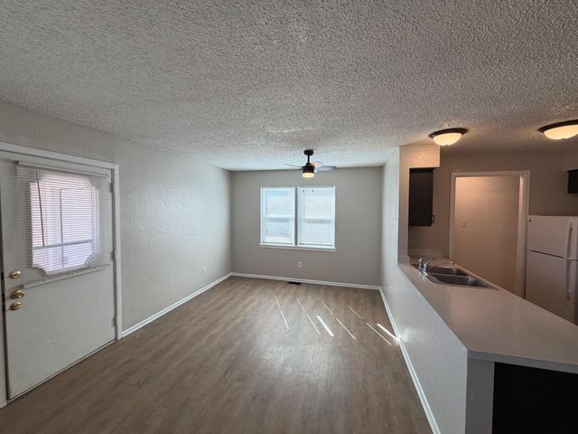 9604 Elgin Avenue, B, Lubbock, TX 79423