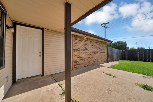 7000 Curry Drive, The Colony, TX 75056