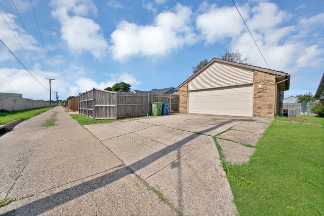 7000 Curry Drive, The Colony, TX 75056