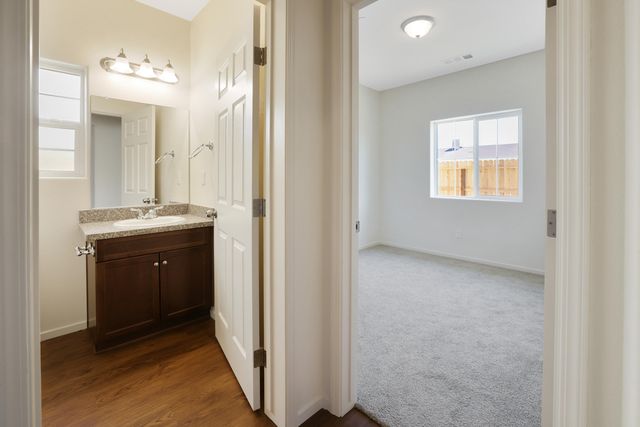 1137 W Putnam Avenue, Porterville, CA 93257