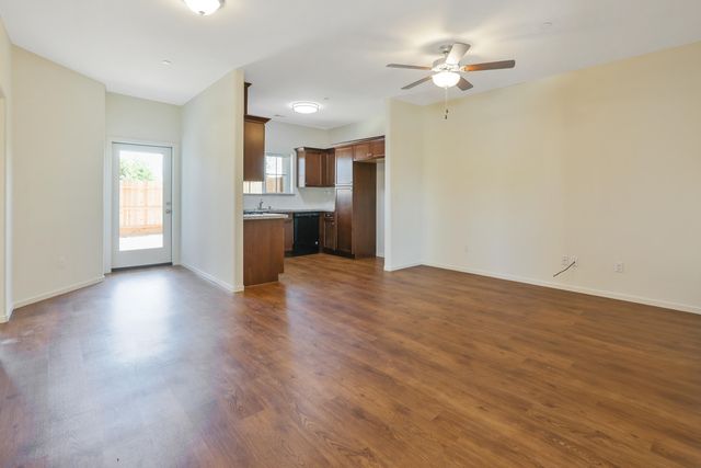 1137 W Putnam Avenue, Porterville, CA 93257