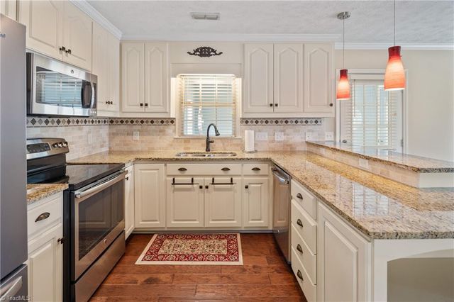 260 S Boyles Street, Pilot Mountain, NC 27041