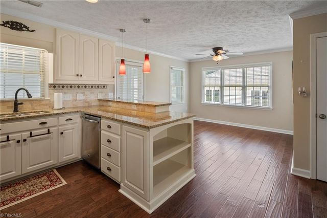 260 S Boyles Street, Pilot Mountain, NC 27041