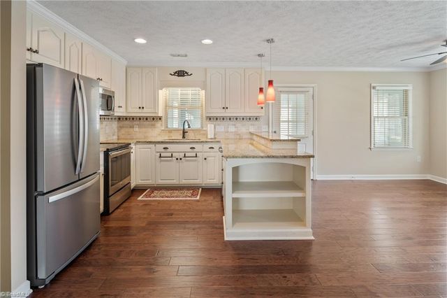 260 S Boyles Street, Pilot Mountain, NC 27041