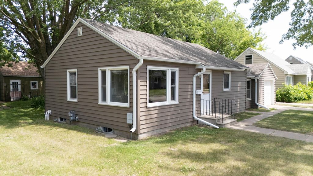 401 13th Avenue NE, Austin, MN 55912