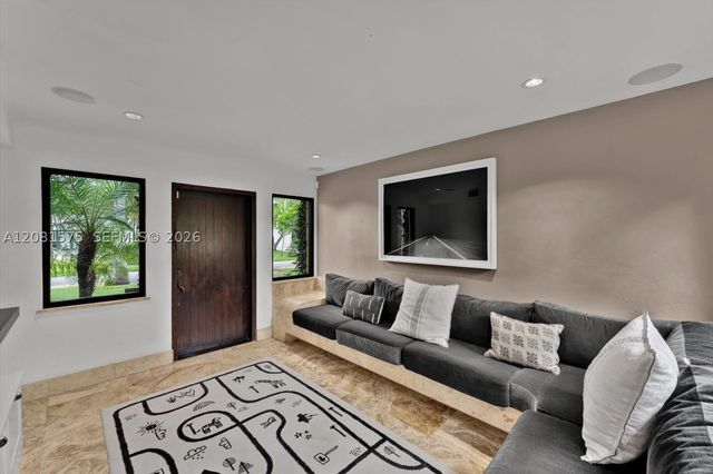 9204 NE 10th Ave, Miami Shores, FL 33138
