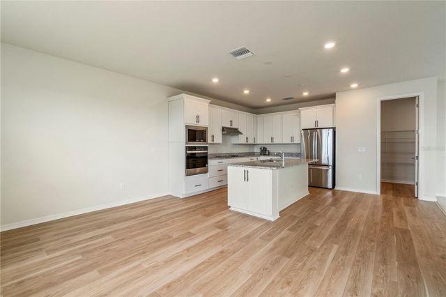9662 PASSAIC PARKWAY, Orlando, FL 32829