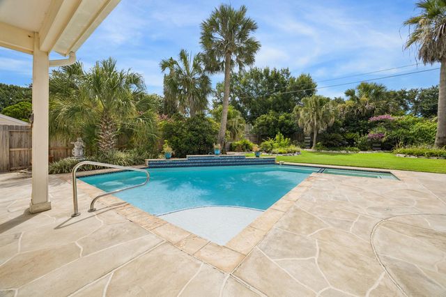 11931 Carriage Hill Drive, Houston, TX 77077