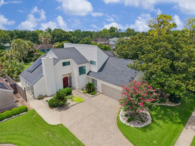 11931 Carriage Hill Drive, Houston, TX 77077