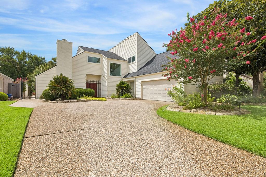 11931 Carriage Hill Drive, Houston, TX 77077