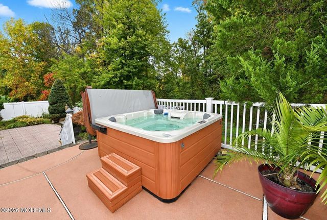 10 Sasha Court, Matawan, NJ 07747