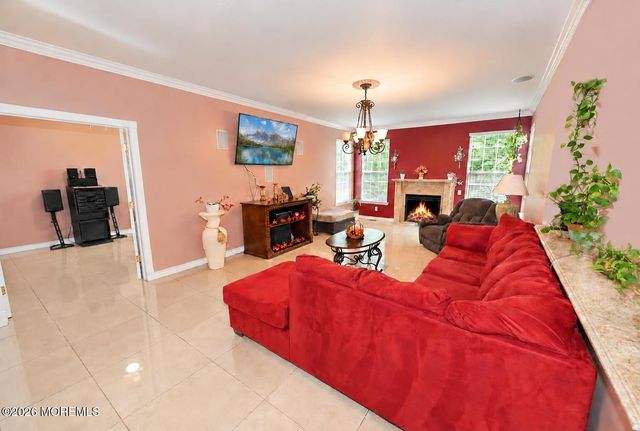 10 Sasha Court, Matawan, NJ 07747