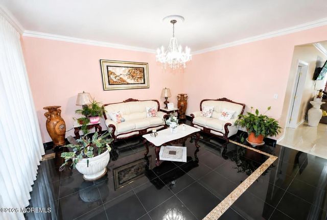 10 Sasha Court, Matawan, NJ 07747