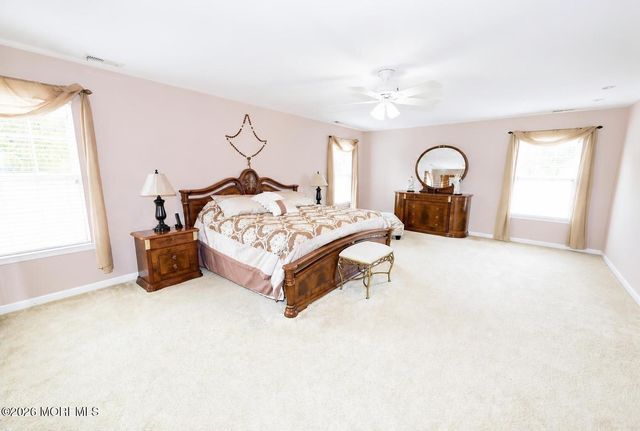 10 Sasha Court, Matawan, NJ 07747
