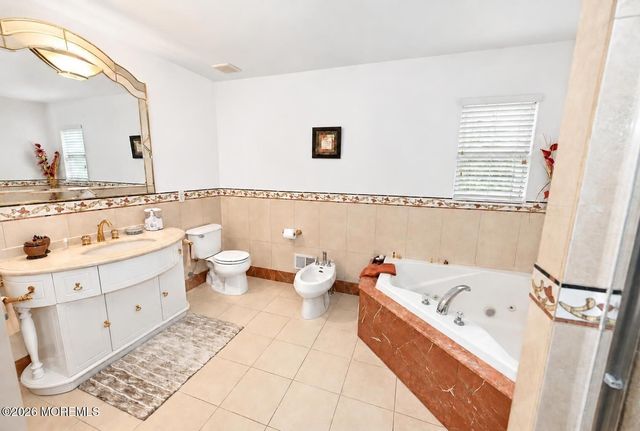 10 Sasha Court, Matawan, NJ 07747