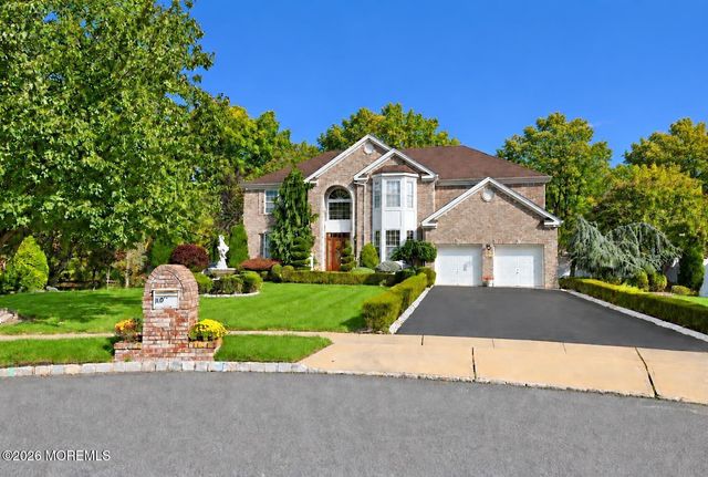 10 Sasha Court, Matawan, NJ 07747