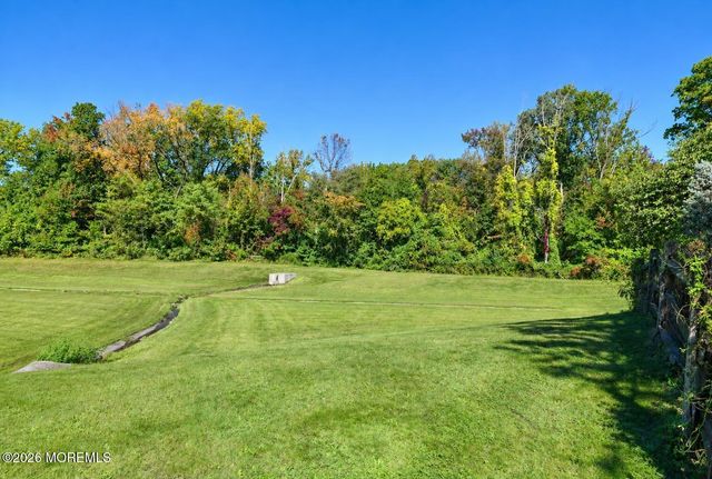 10 Sasha Court, Matawan, NJ 07747