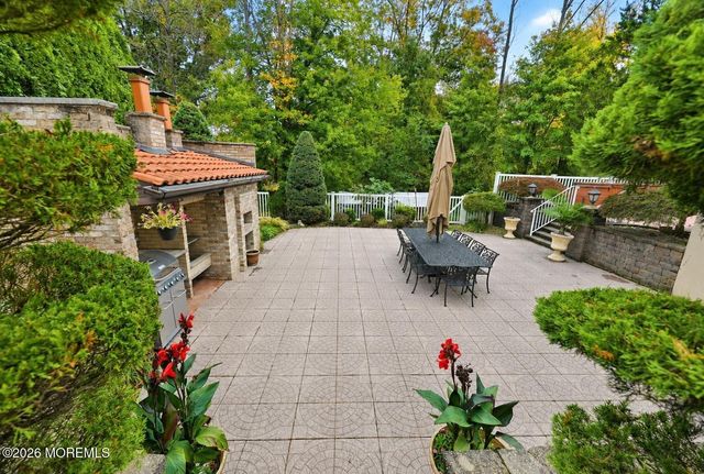 10 Sasha Court, Matawan, NJ 07747