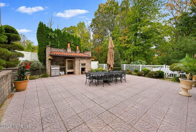 10 Sasha Court, Matawan, NJ 07747