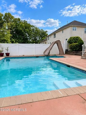 10 Sasha Court, Matawan, NJ 07747
