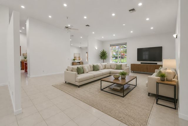 551 NW 108TH Avenue, Plantation, FL 33324