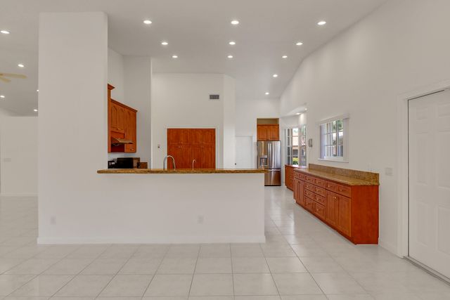 551 NW 108TH Avenue, Plantation, FL 33324