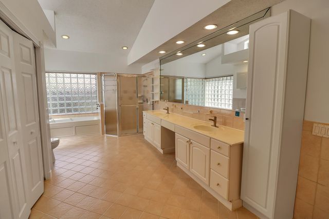 551 NW 108TH Avenue, Plantation, FL 33324