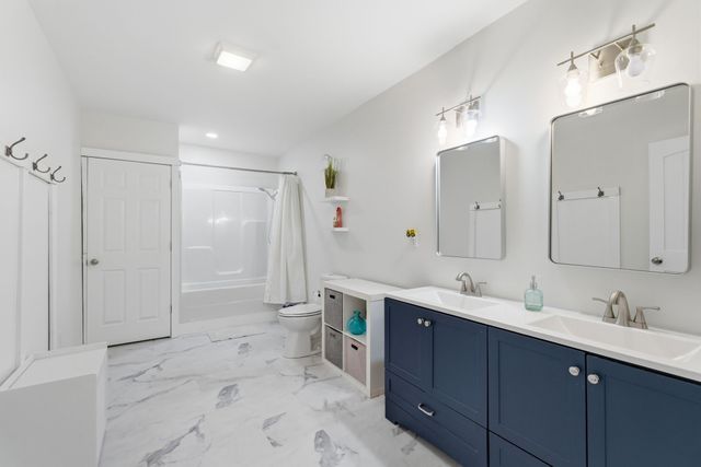 2010 Mosley Ferry Rd, Chapmansboro, TN 37035