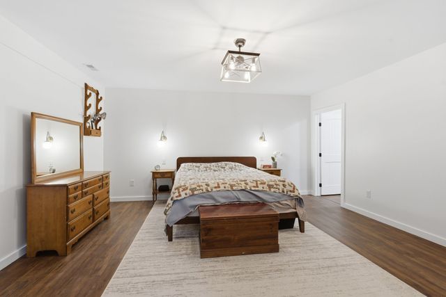 2010 Mosley Ferry Rd, Chapmansboro, TN 37035