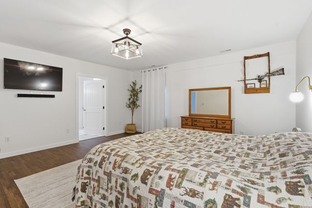2010 Mosley Ferry Rd, Chapmansboro, TN 37035