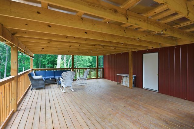 2010 Mosley Ferry Rd, Chapmansboro, TN 37035